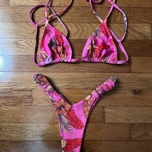Kulani Kinis Island Paradise Bikini Set Size M